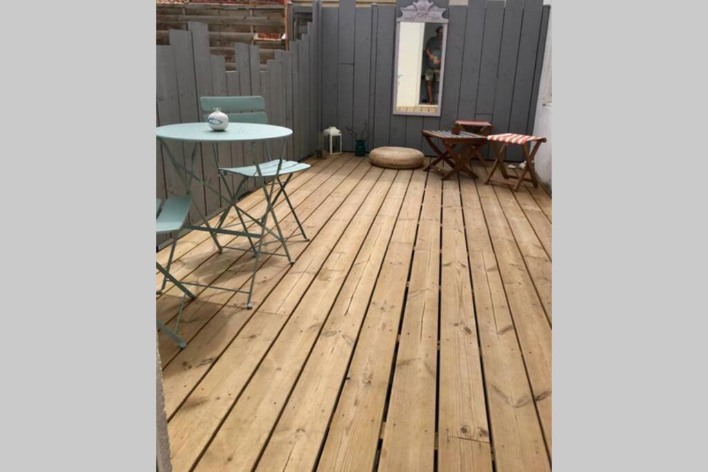 Appartement De Caractere Avec Terrasse. ラ・ロシェル エクステリア 写真