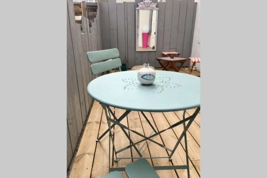Appartement De Caractere Avec Terrasse. ラ・ロシェル エクステリア 写真